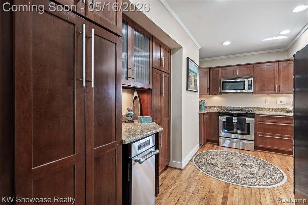 4693 Forest Avenue, Waterford, MI 48328 — Photo 23