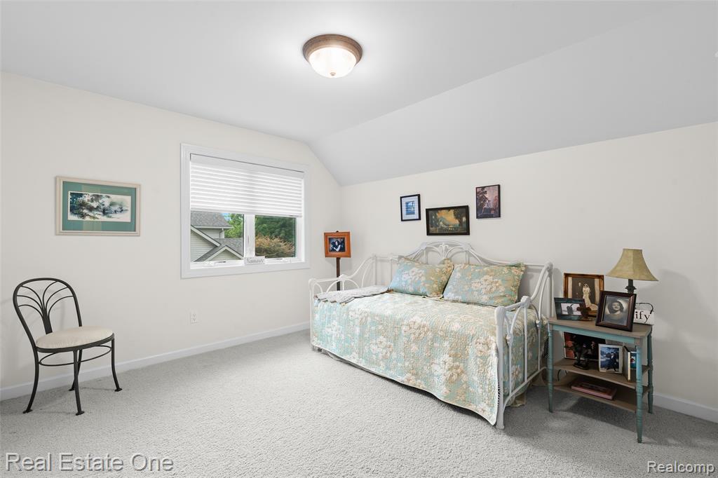16048 Pine Bluff Court, Fenton, MI 48430 — Photo 17