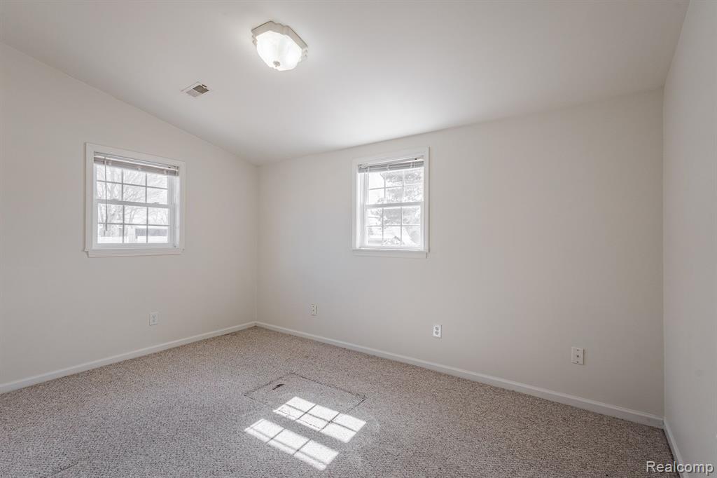 6194 E HILL Road, Grand Blanc, MI 48439 — Photo 15