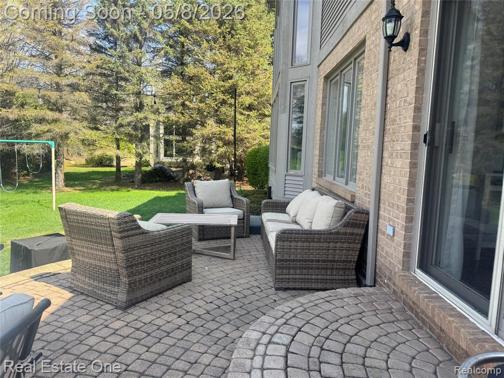 419 Roundview Drive, Rochester, MI 48307 — Photo 23