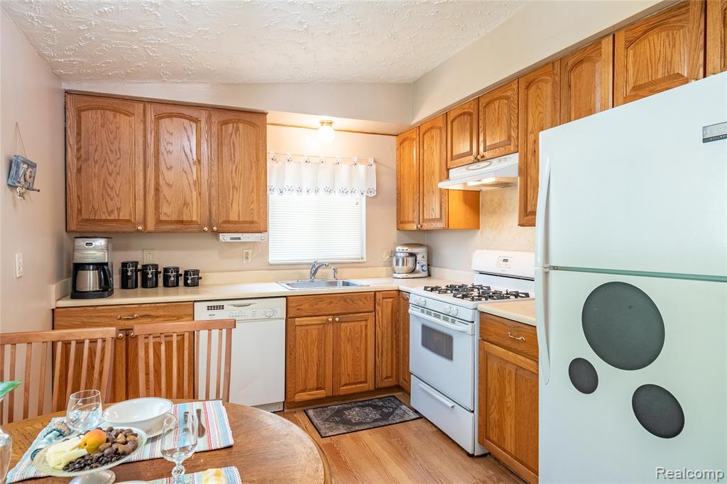 8311 Gulley Street, Taylor, MI 48180 — Photo 3