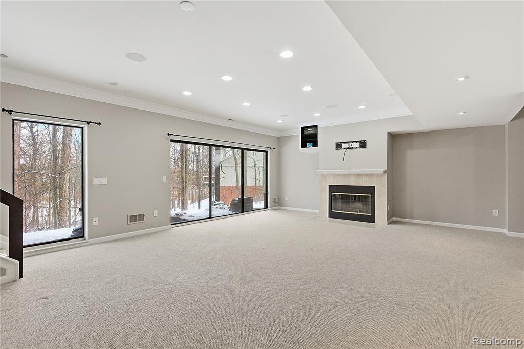 7154 Westchester, West Bloomfield, MI — Photo 2