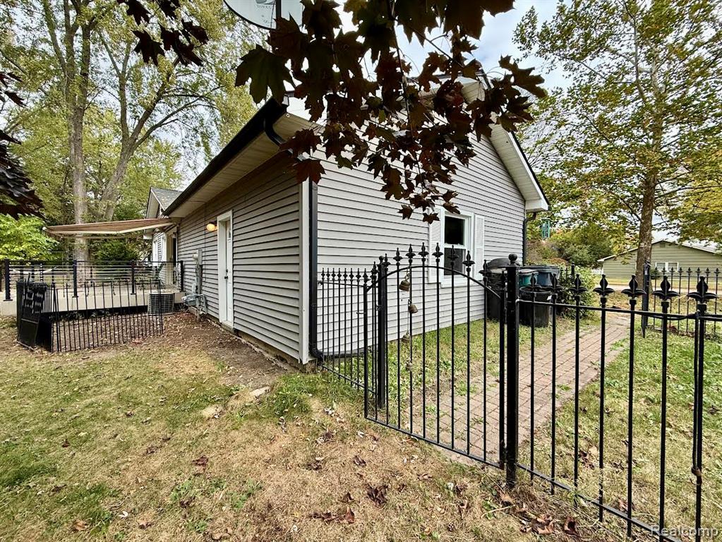 4973 Danbury Drive, Troy, MI 48085 — Photo 2