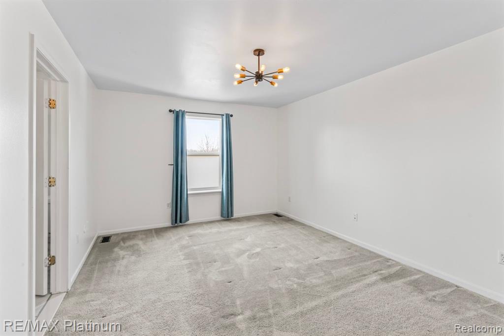 3562 FIELDCREST Lane, Ypsilanti, MI 48197 — Photo 12