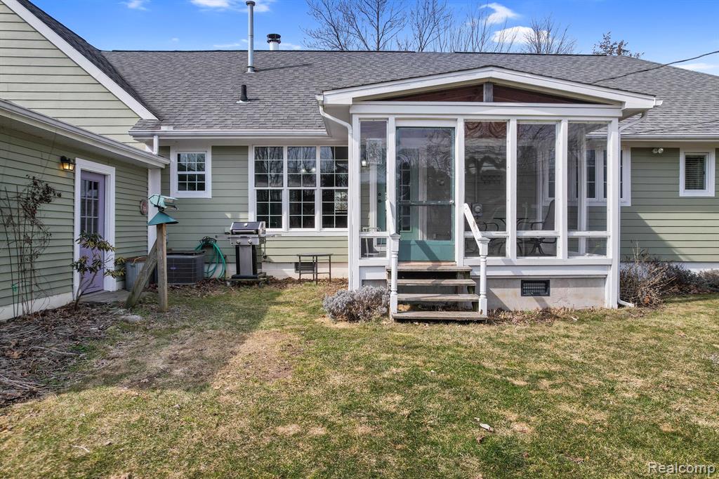 6820 WALTERS Road, Clarkston, MI — Photo 11