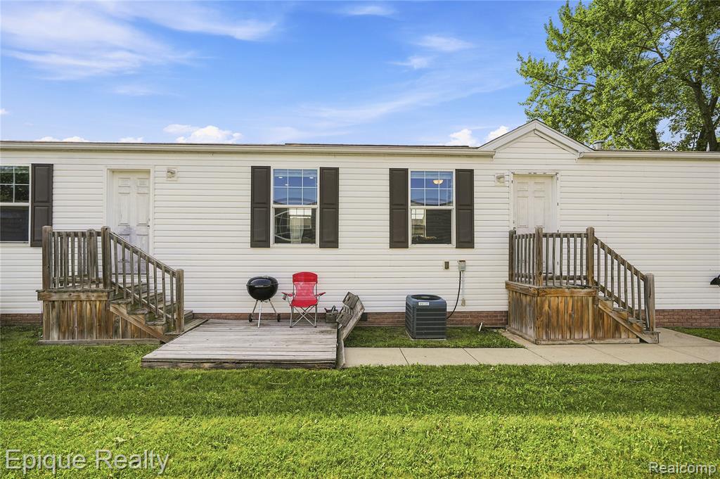 15346 Enchante, Clinton Twp, MI 48038