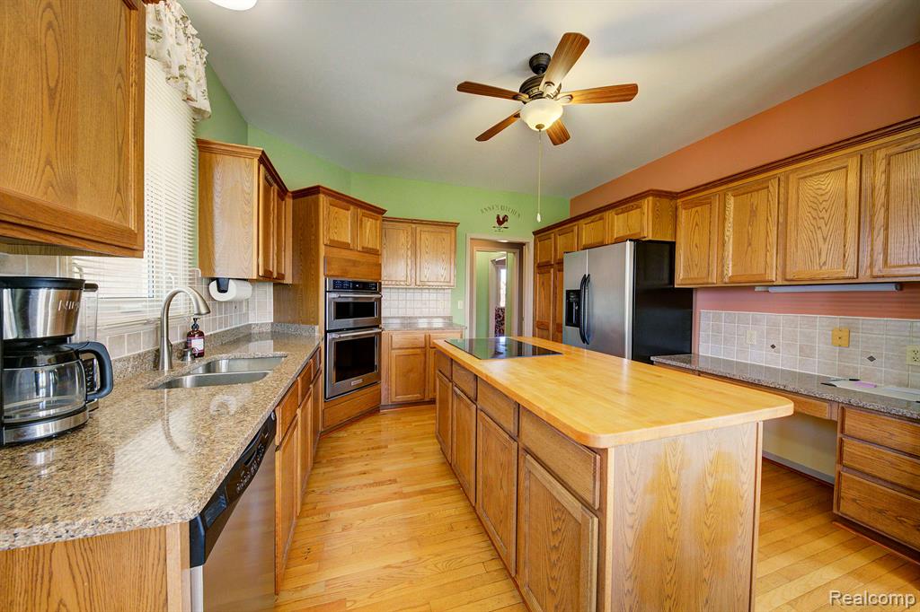 781 SANDALWOOD Road, Canton, MI 48188 — Photo 12