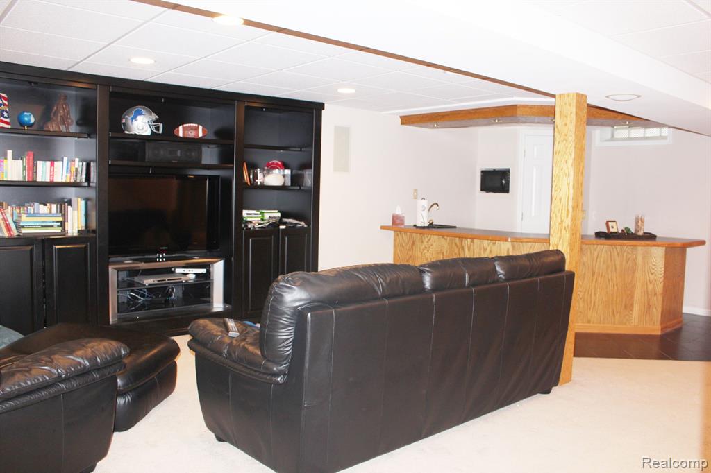 760 Stanford Circle, Rochester Hills, MI 48309 — Photo 18