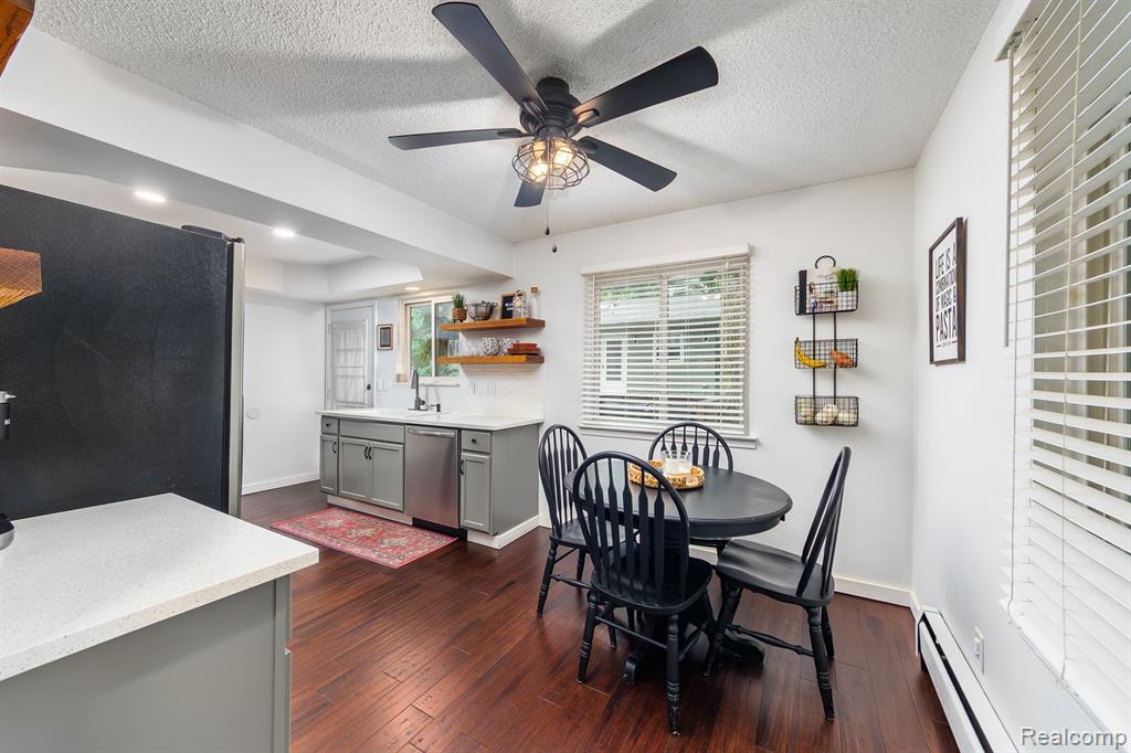 4885 WALKER Drive, Brighton, MI 48114 — Photo 6