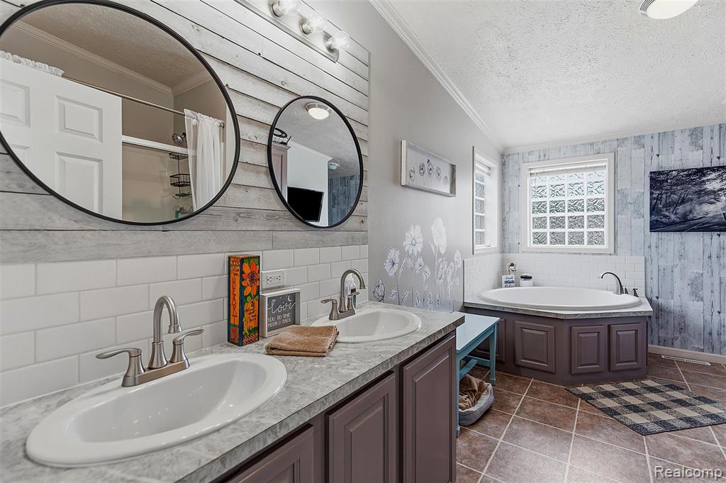 57510 Old Red Ln, Lenox, MI 48048 — Photo 16