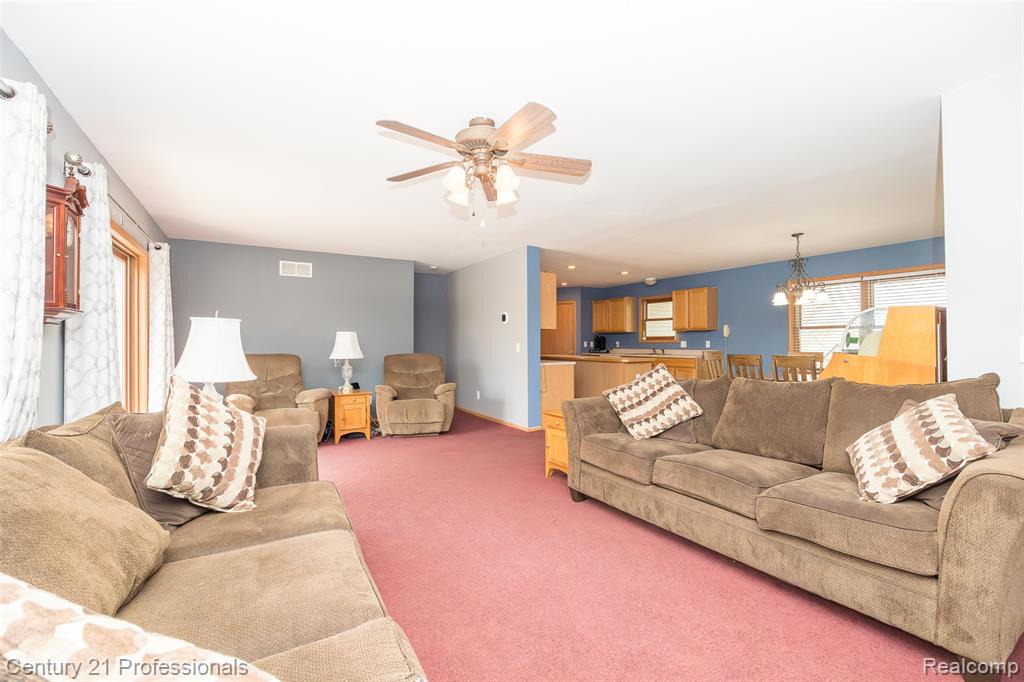 6591 Windiate Road, Waterford, MI 48329 — Photo 16