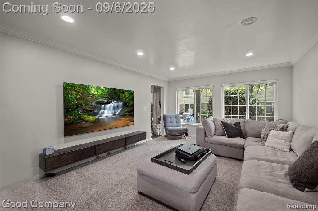 308 James Circle, Royal Oak, MI 48067 — Photo 9