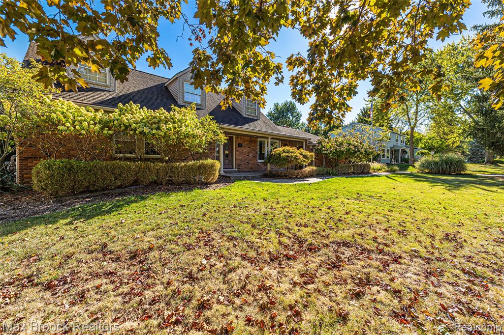 5605 Woodwind Drive, Bloomfield Hills, MI 48301 — Photo 4