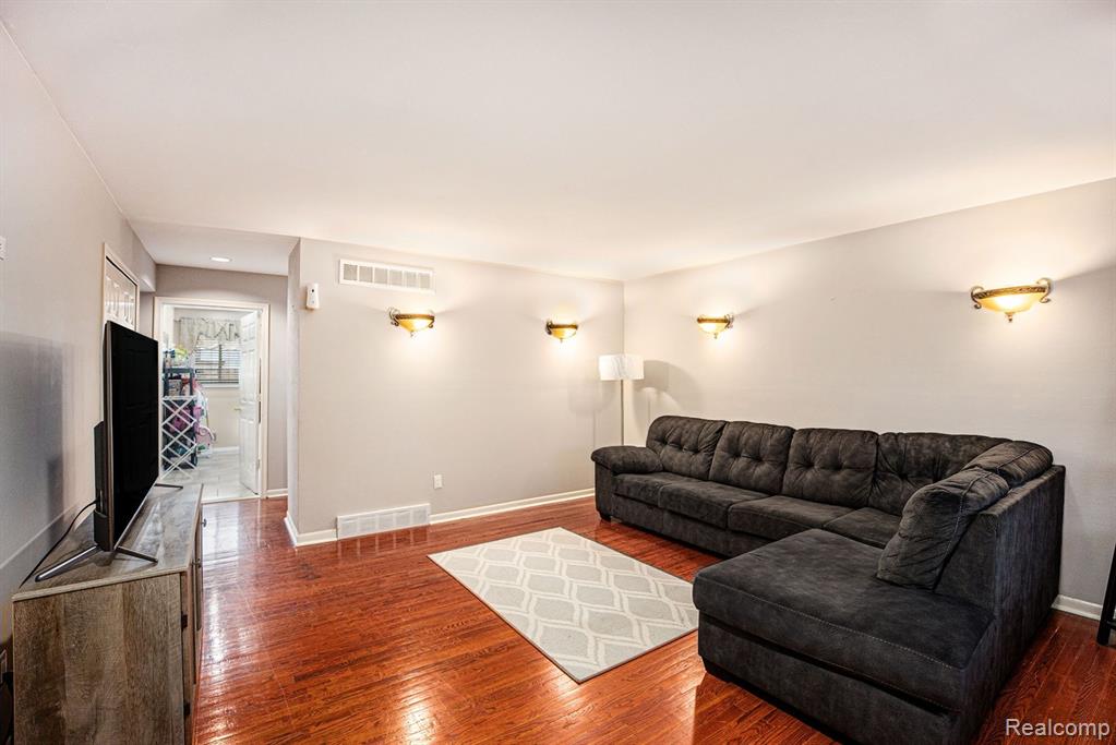 4238 Angeline Drive, Sterling Heights, MI 48310 — Photo 2