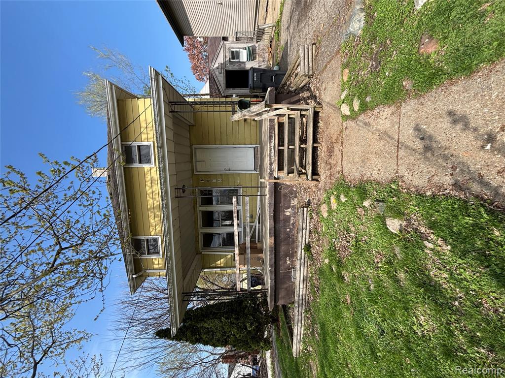 1008 Tacken Street, Flint, MI 48532