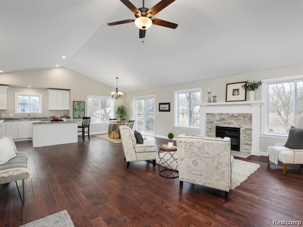 715 ORCHARD RIDGE Court, Ortonville, MI 48462 — Photo 13