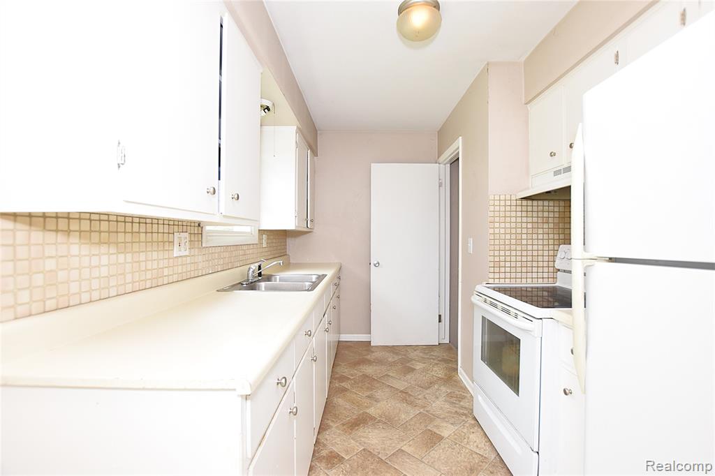 8212 Ohara Drive, Davison, MI 48423 — Photo 13