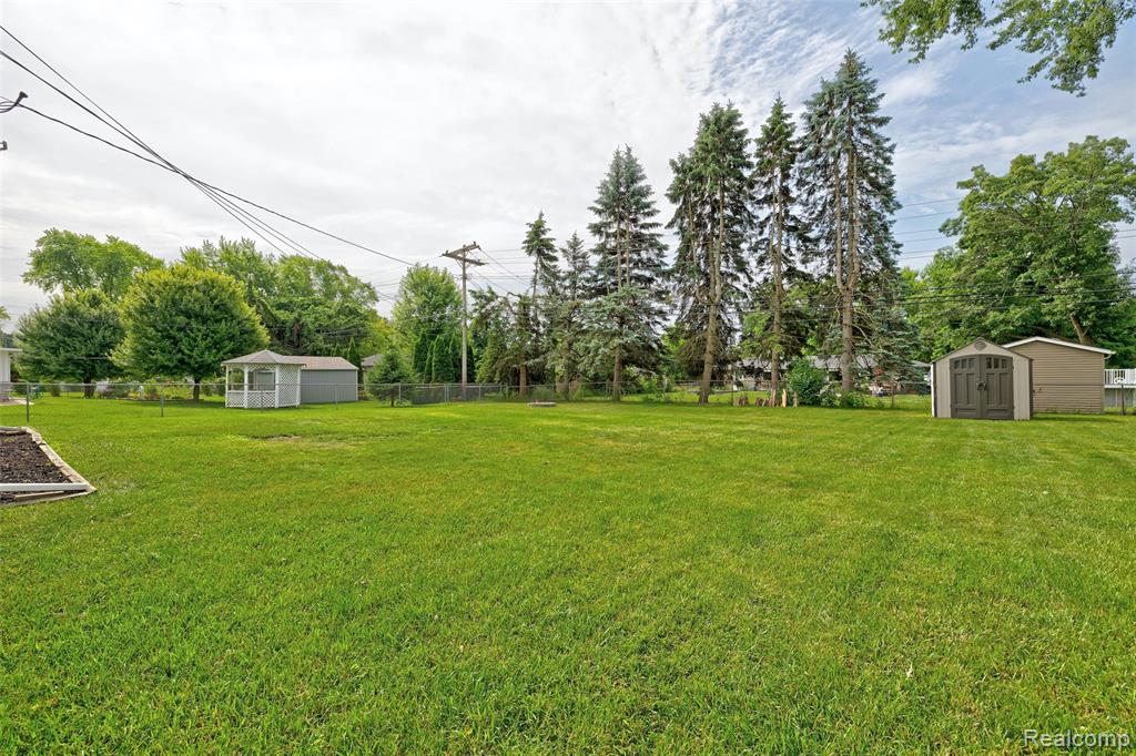 41429 Greenbriar Lane, Plymouth, MI 48170 — Photo 42
