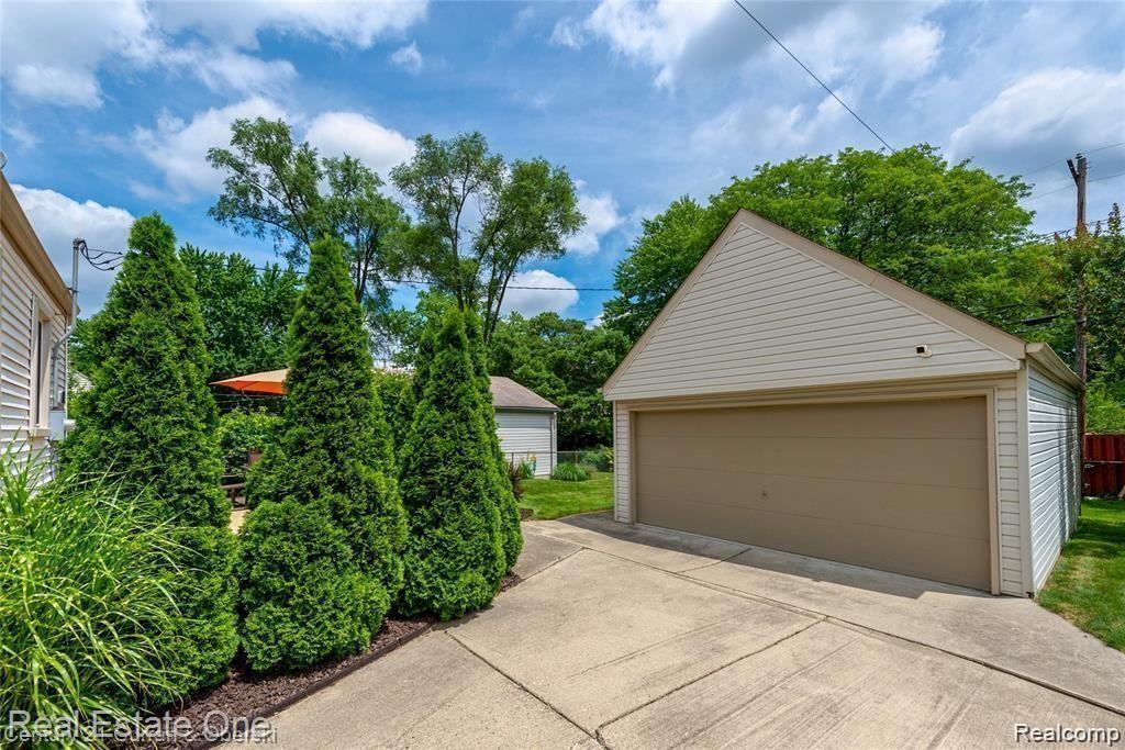 710 N VERMONT Avenue, Royal Oak, MI 48067 — Photo 35