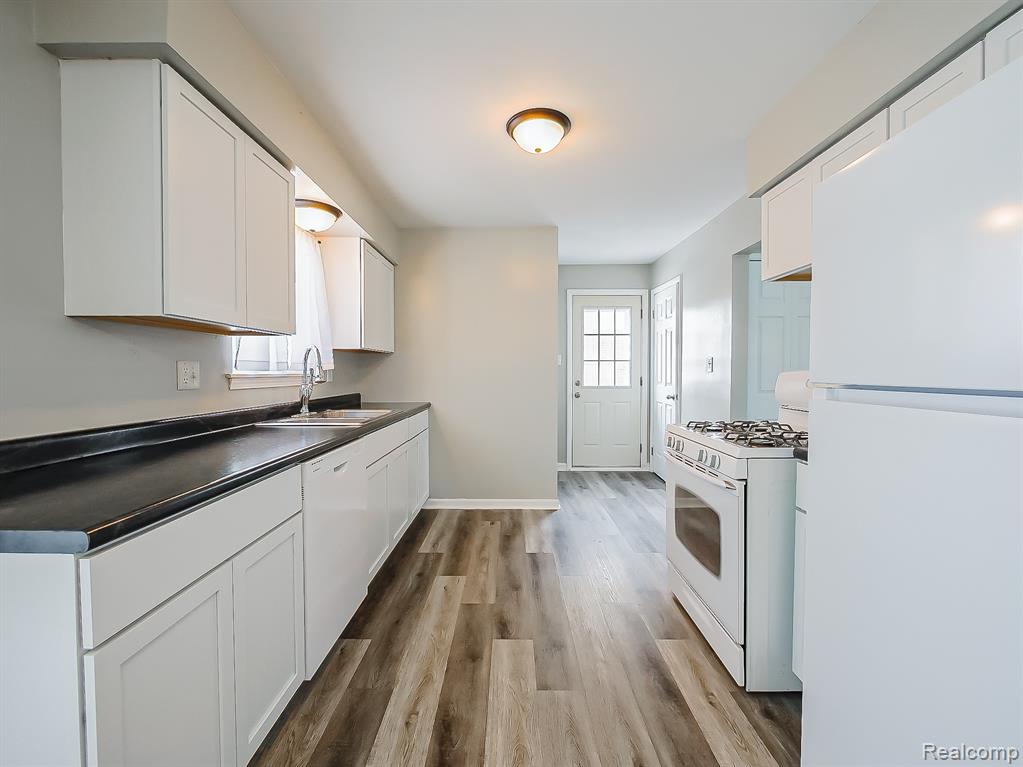 430 N Dobson Street, Westland, MI — Photo 9