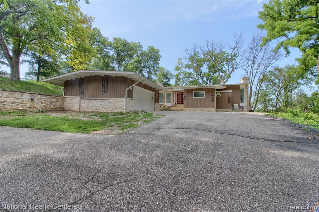 341 Corrie Road, Ann Arbor, MI 48105 — Photo 2