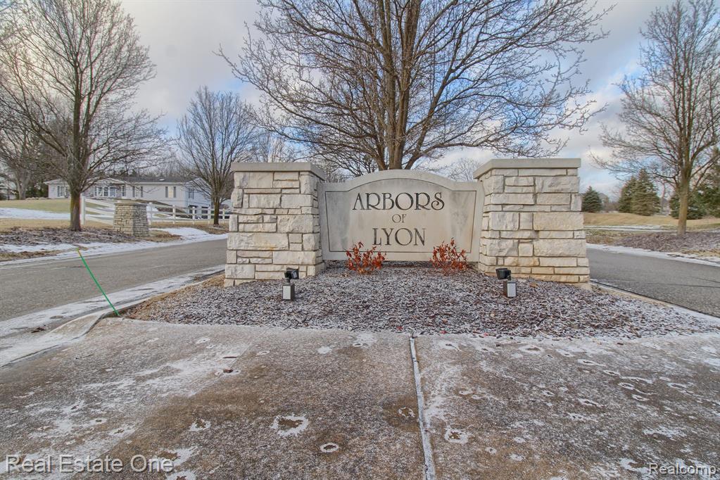 29924 MAGNOLIA Drive, New Hudson, MI 48165 — Photo 40
