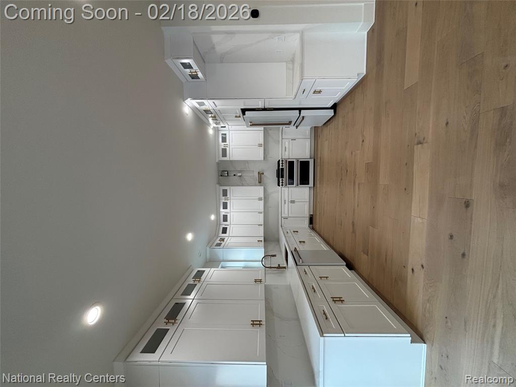 10024 Borgman Avenue, Huntington Woods, MI — Photo 12