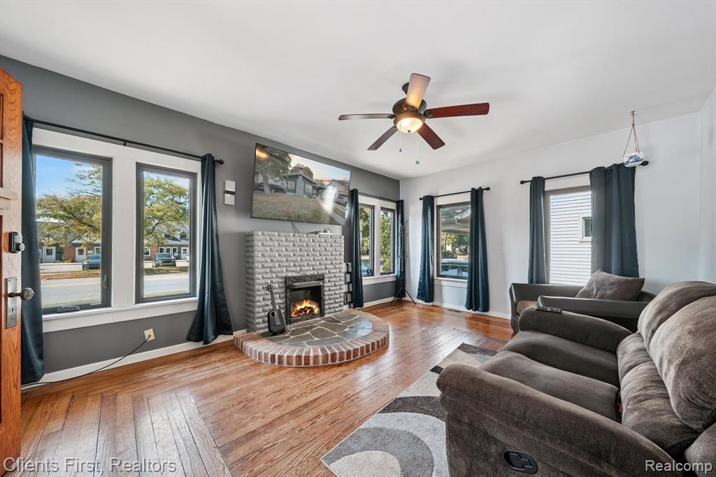 954 N Mill Street, Plymouth, MI 48170 — Photo 9