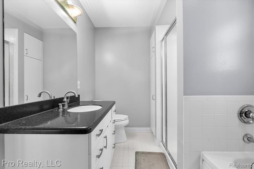45317 Stonehedge Drive, Plymouth, MI 48170 — Photo 31