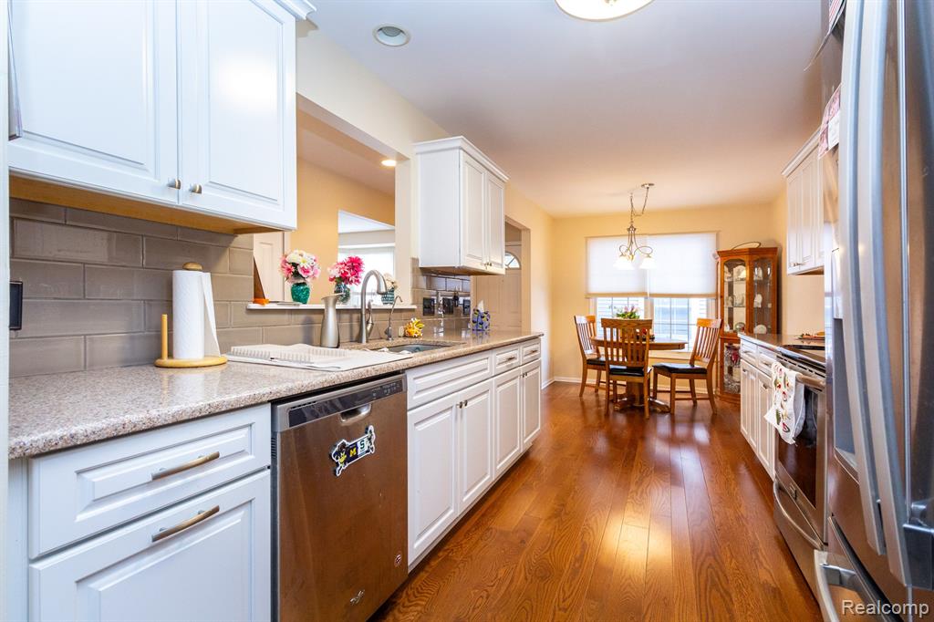 211 PIERCE LAKE Drive, Chelsea, MI 48118 — Photo 15