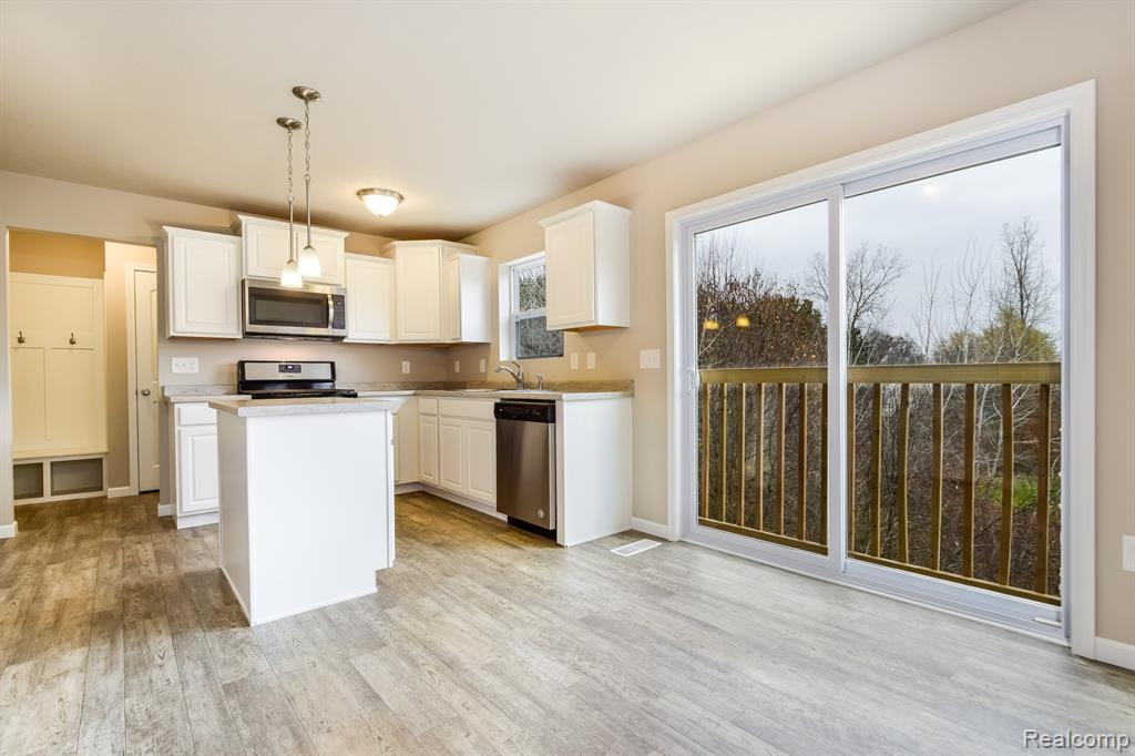7377 River Rock Drive, Davison, MI 48423 — Photo 9