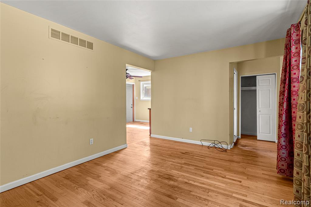 4459 McKinley Street, Dearborn Heights, MI 48125 — Photo 4
