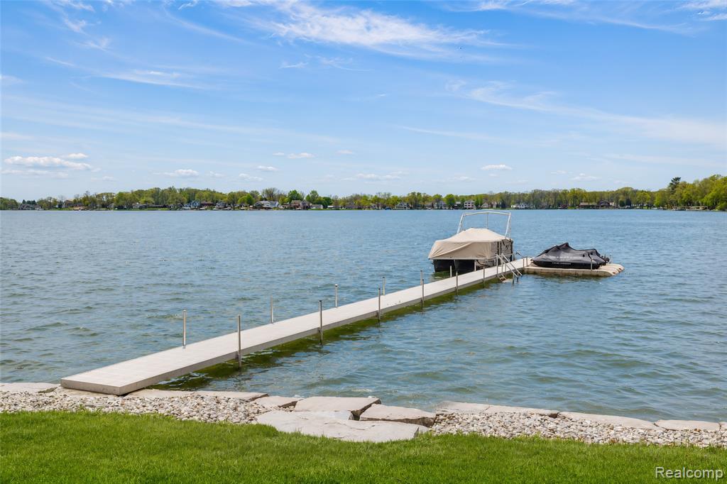 12530 Woodhull Landing, Fenton, MI 48430 — Photo 3