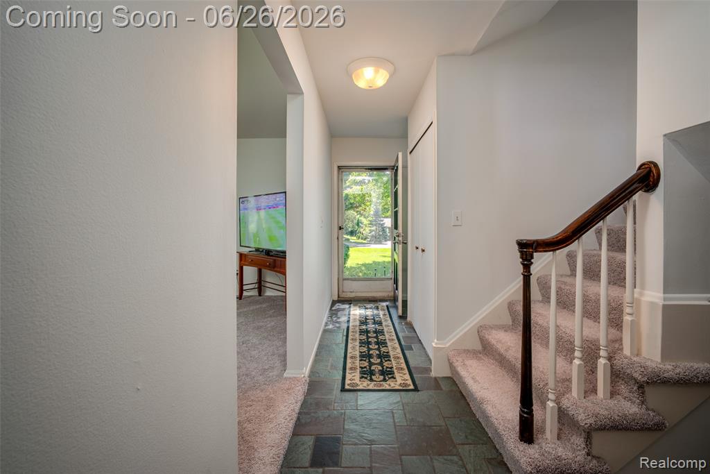 6826 Spruce Drive, Bloomfield Hills, MI 48301 — Photo 3