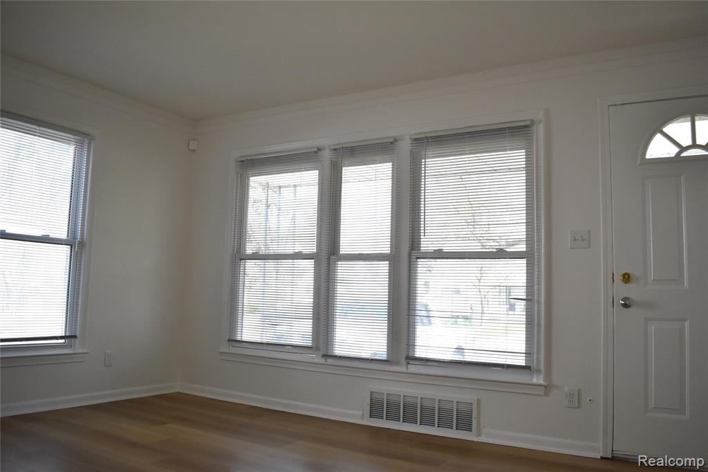 7019 Cardwell Street, Garden City, MI — Photo 4
