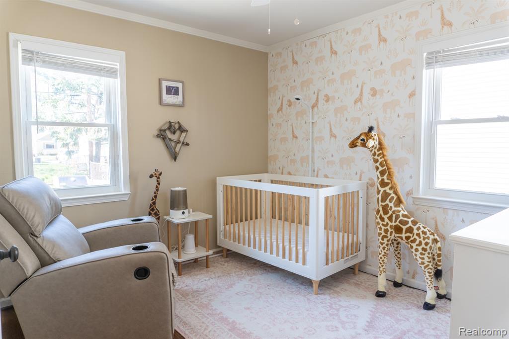 405 N MINERVA Avenue, Royal Oak, MI 48067 — Photo 17