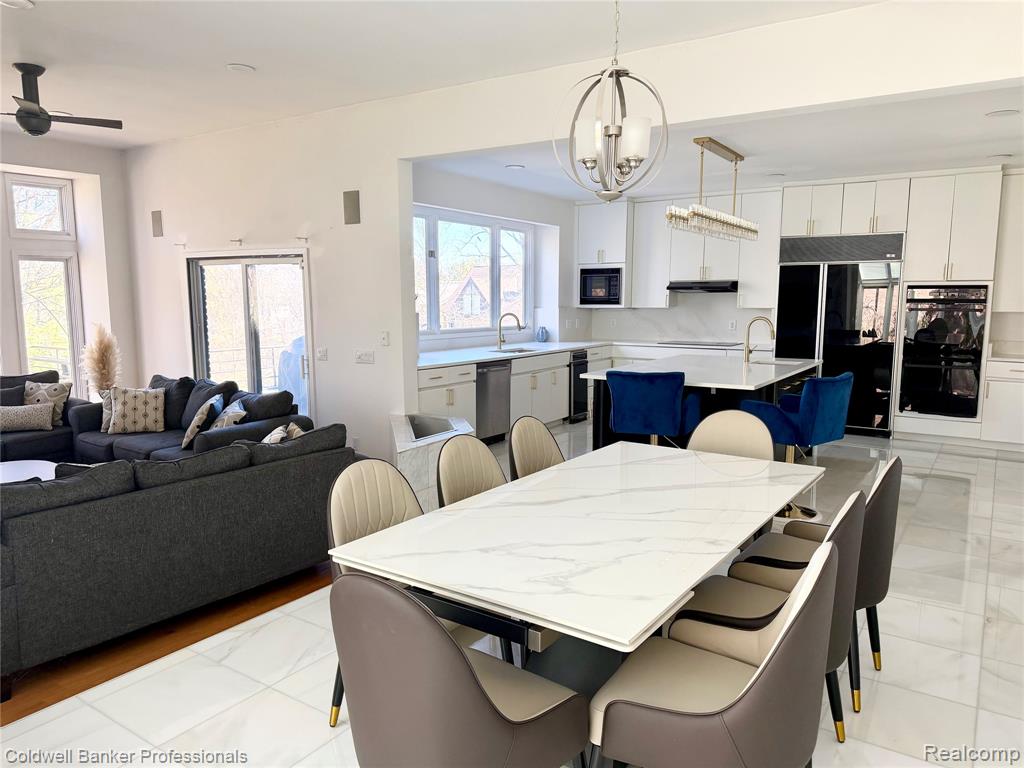 4692 W Wickford, Bloomfield Hills, MI 48302 — Photo 12