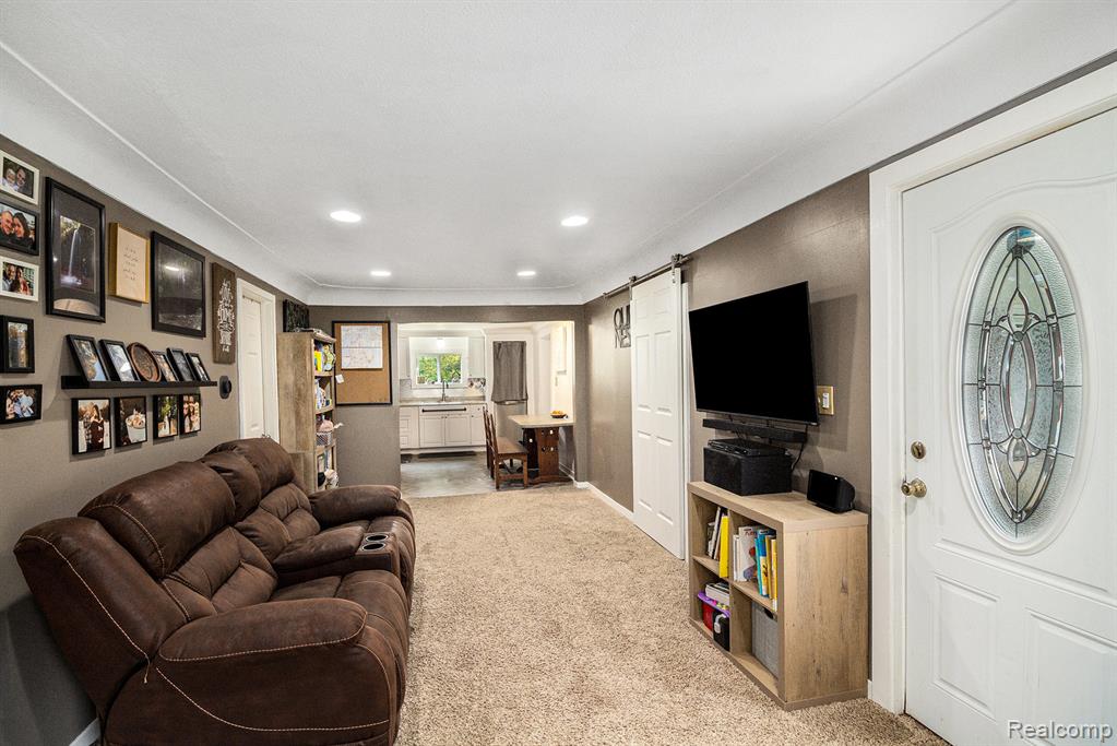 5429 Bangor Avenue, Flushing, MI 48433 — Photo 8