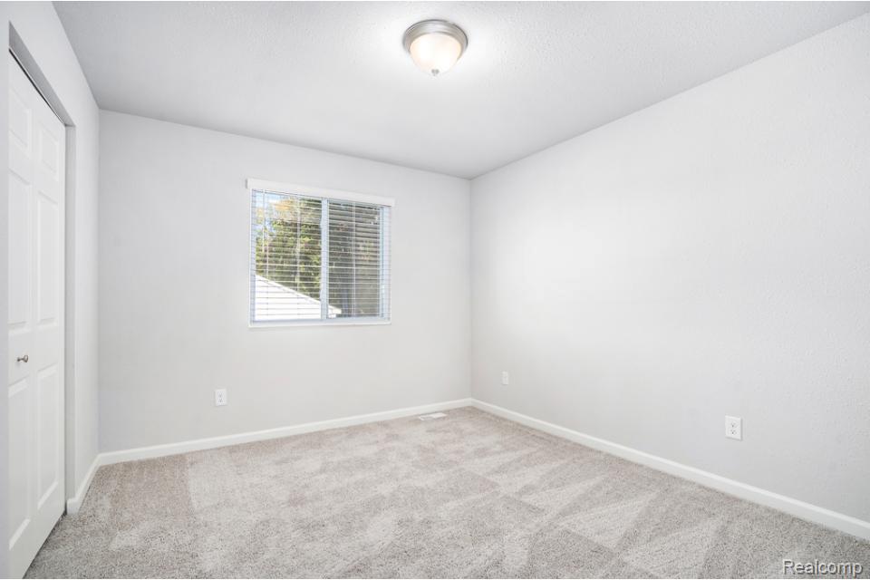 8157 Moonlight Creek Lane, Fowlerville, MI 48836 — Photo 18