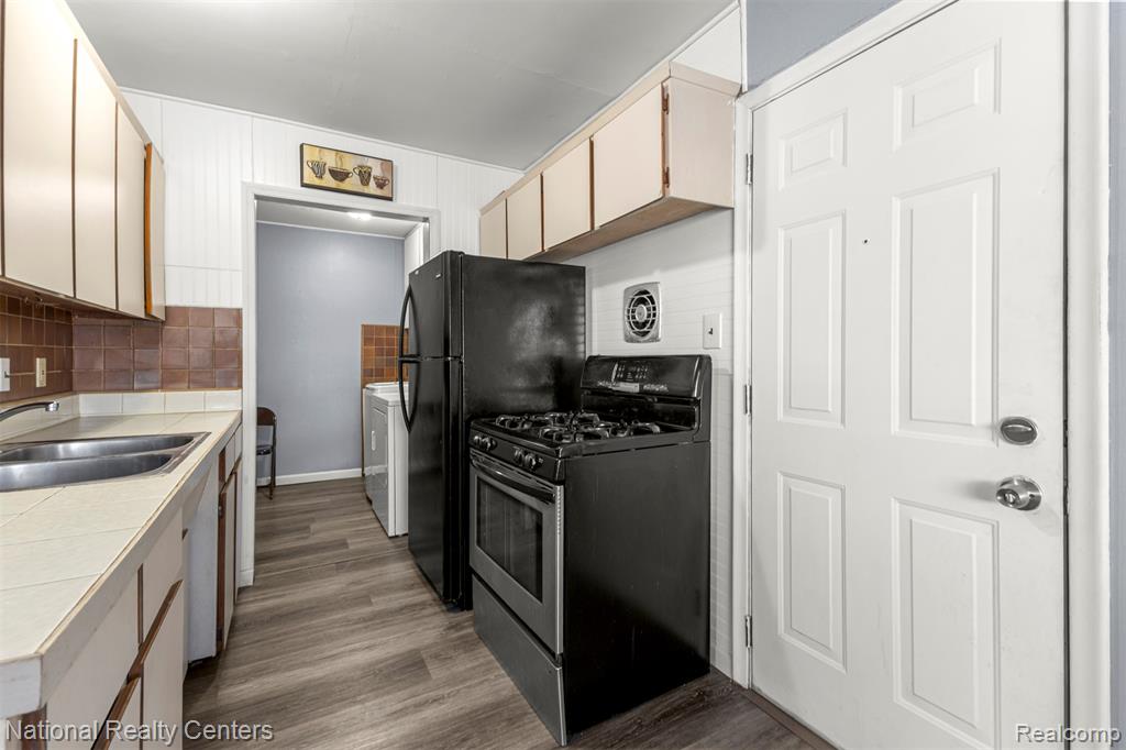 457 Stewart Avenue, Lincoln Park, MI 48146 — Photo 12