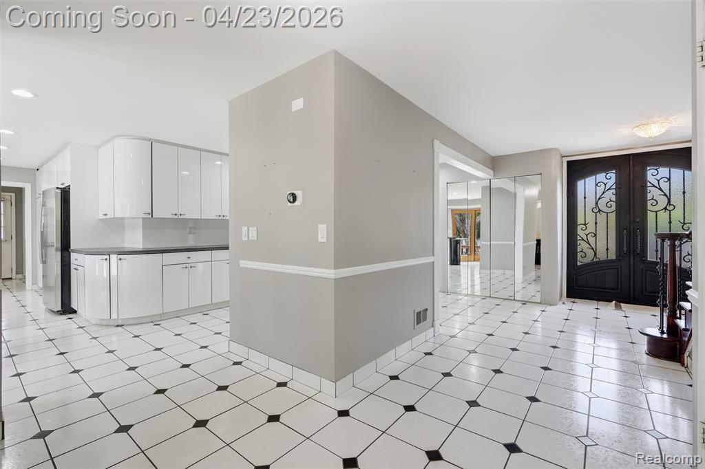 5701 Tequesta Court, West Bloomfield, MI 48323 — Photo 10