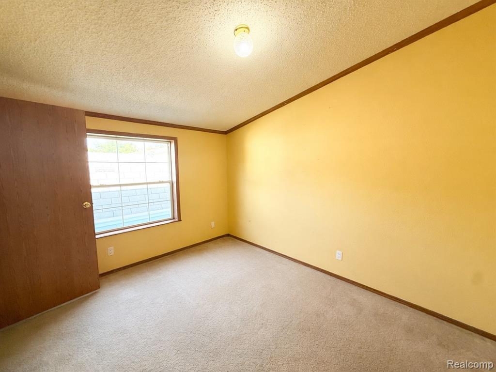 7023 Scarborough Lane, Whitmore Lake, MI 48189 — Photo 19
