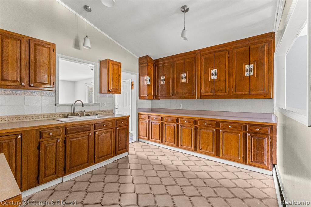 80 E MAHAN Avenue, Hazel Park, MI 48030 — Photo 8