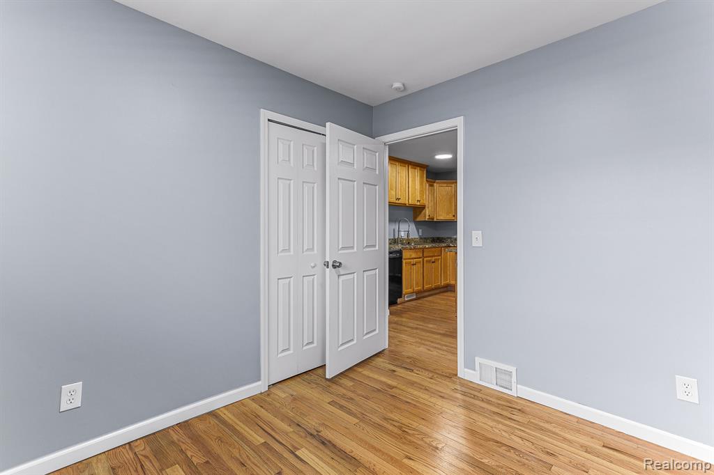 451 DARWIN Street, Westland, MI 48186 — Photo 29