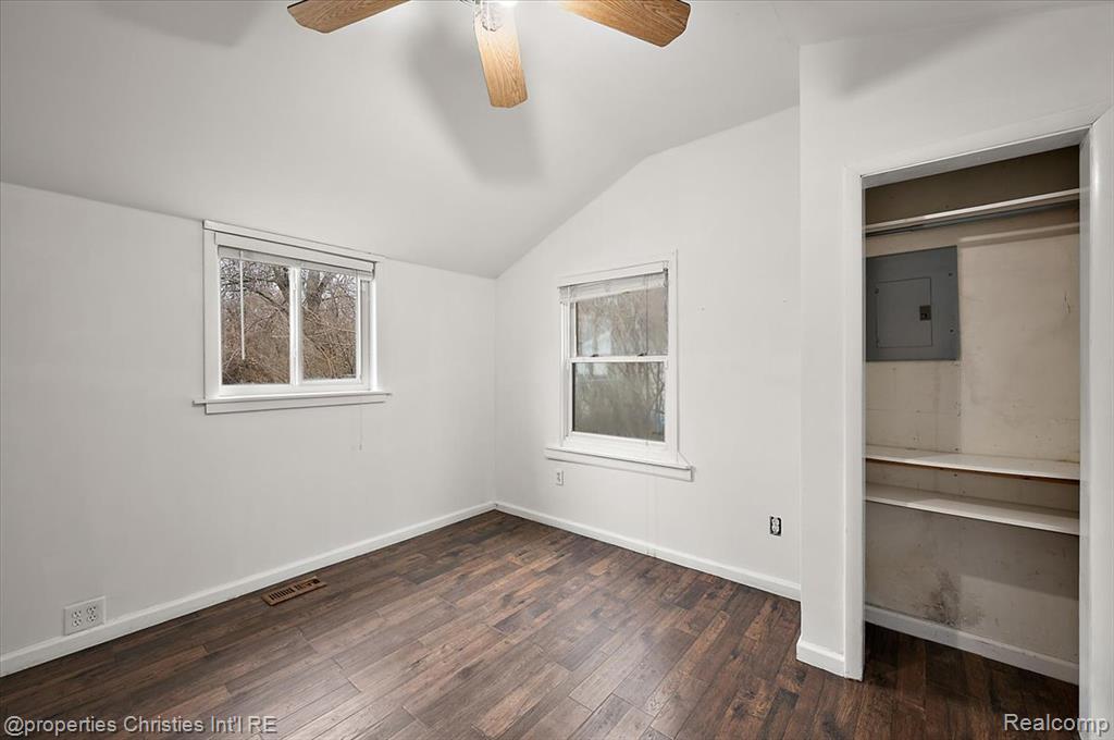 7387 Lawrence Street, Grand Blanc, MI 48439 — Photo 22