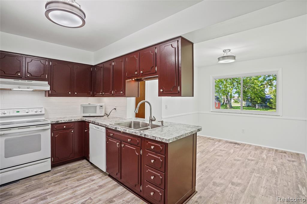 3098 Wagon Trail, Flint, MI 48507 — Photo 6