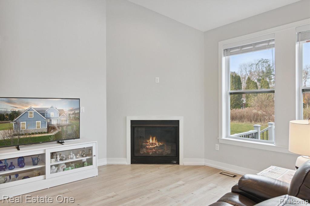 603 BRAXWOOD Place, Milford, MI 48381 — Photo 12