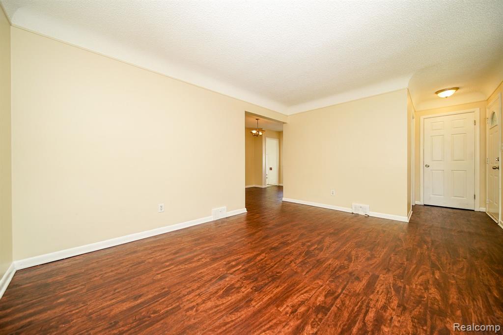 4620 DUDLEY Street, Dearborn Heights, MI 48125 — Photo 11