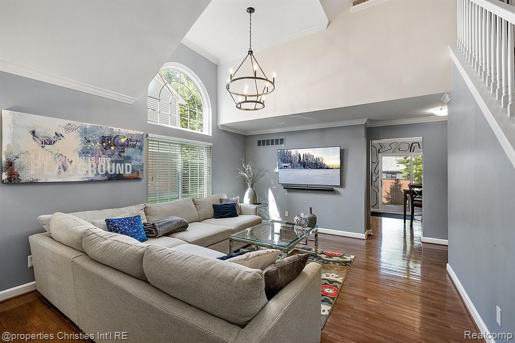 301 JAMES Circle, Royal Oak, MI 48067 — Photo 8