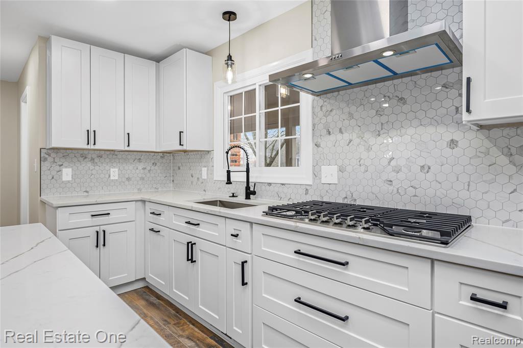 32363 Olde Franklin Drive, Farmington, MI, 48334